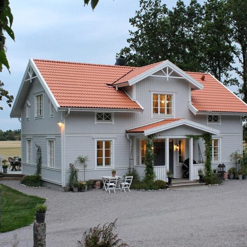 Дом с оцинкованной крышей