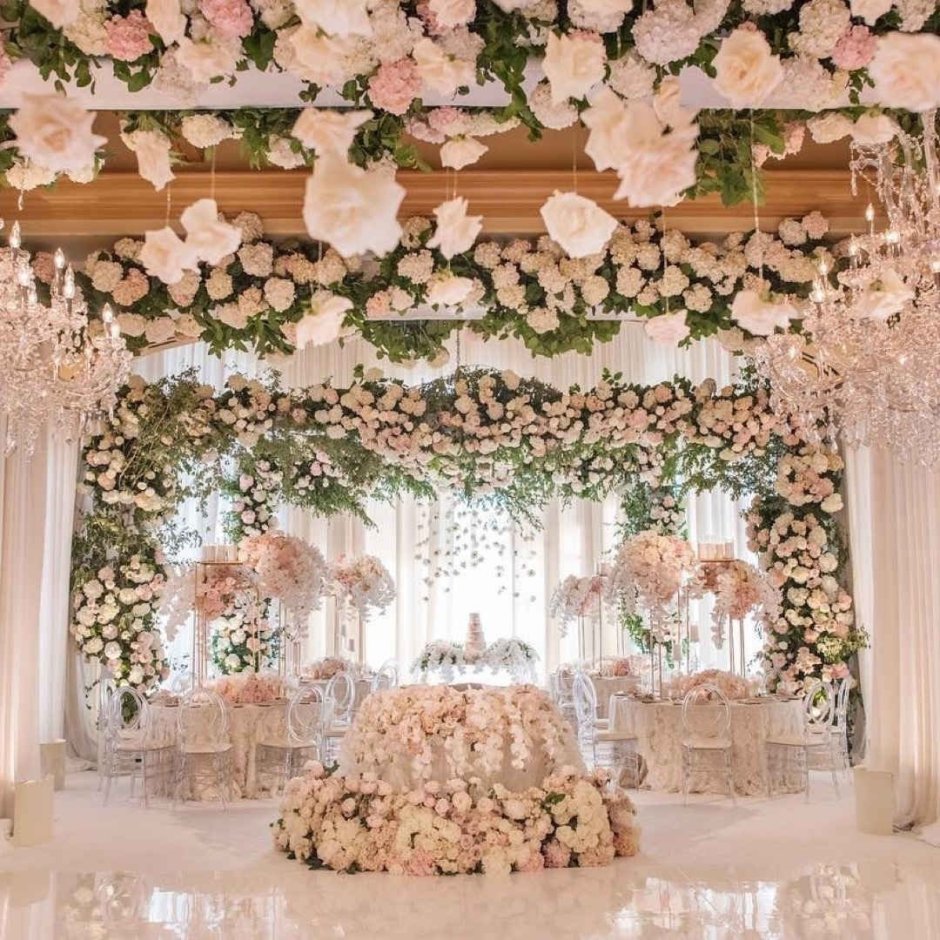 Дорогая свадьба цветы