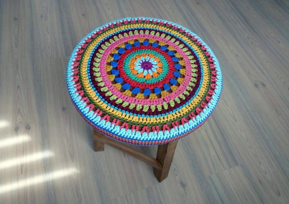 Вязаные сидушки на стулья