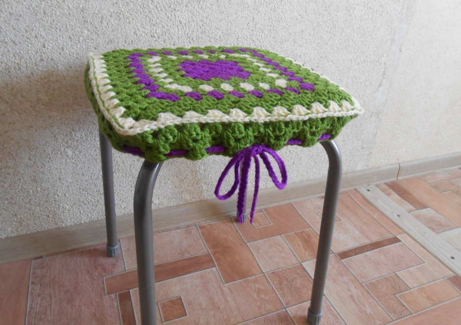 Вязаные накидки на стулья