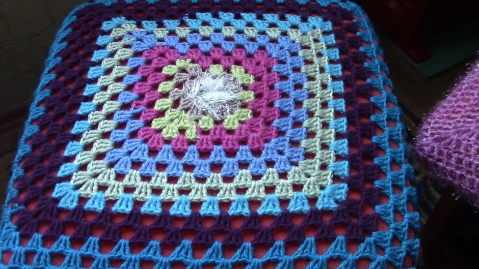 Вязаные подушки на стулья