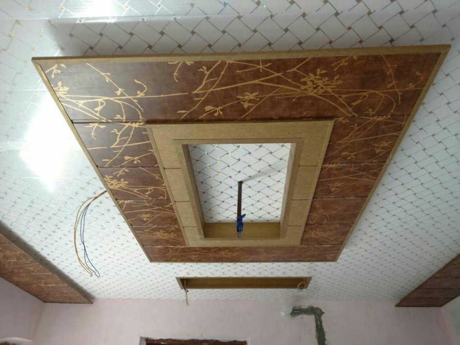 Потолок из декор МДФ