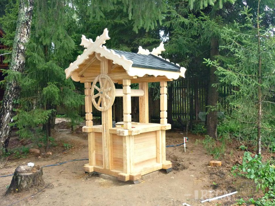 Красивые деревянные колодцы