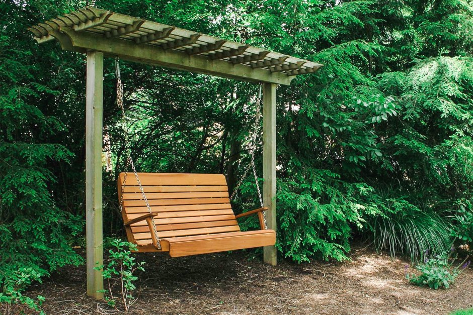 Скамейка на участке