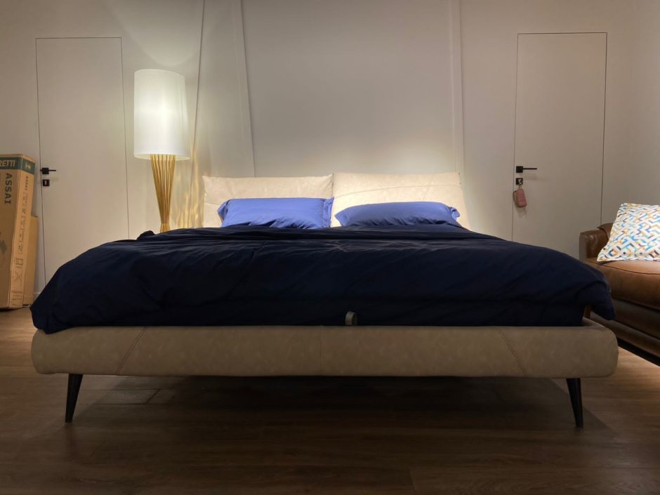 Навесные шкафы в спальню