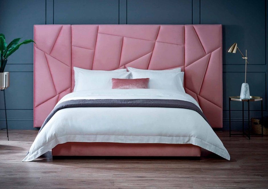 Кровать с мягким изголовьем