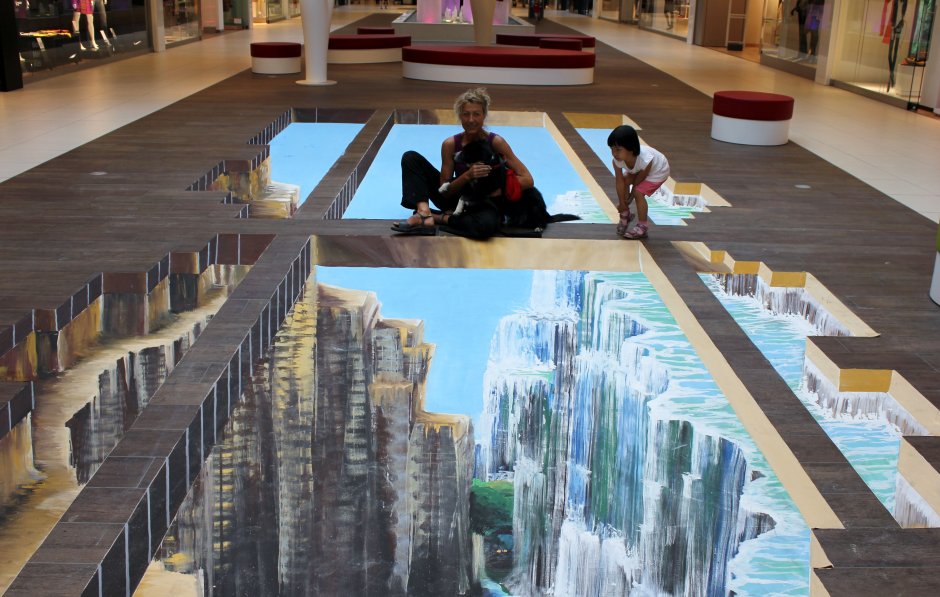 Статуя оптической иллюзии