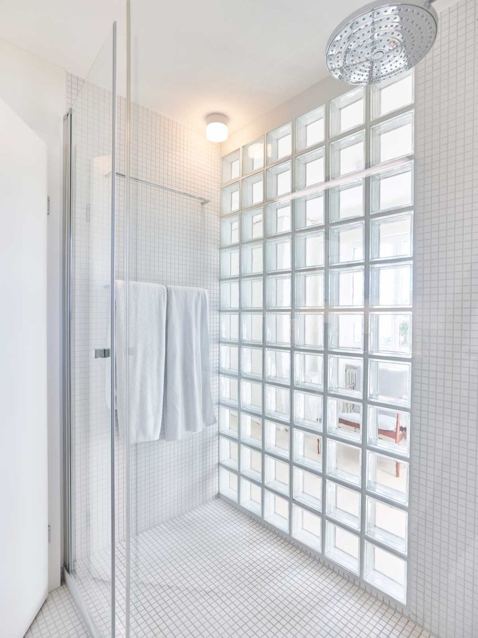 Душевая кабина из стеклоблоков