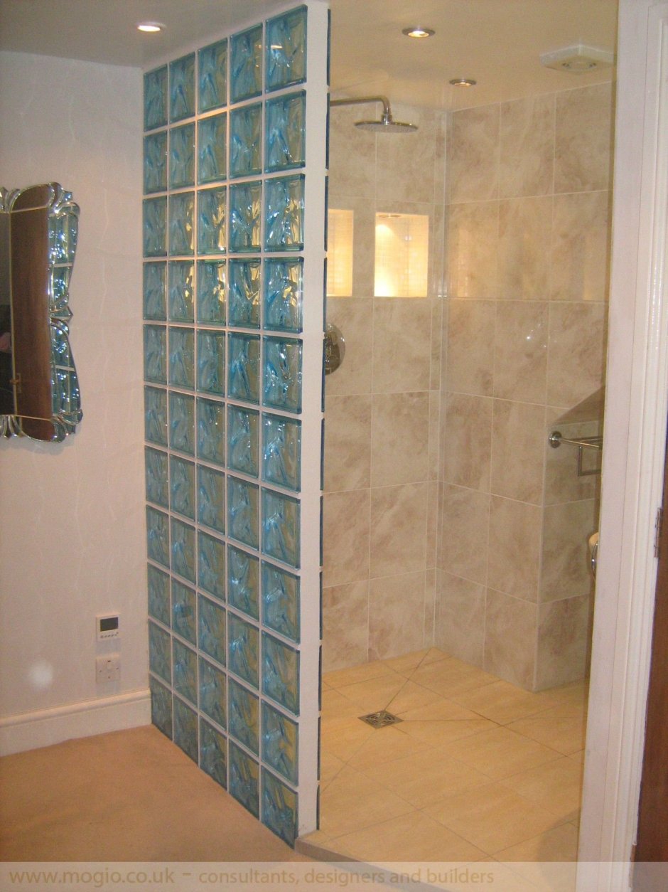 Душевая кабина из стеклоблоков