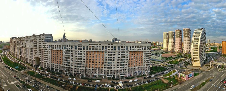 Самолет у авиапарка