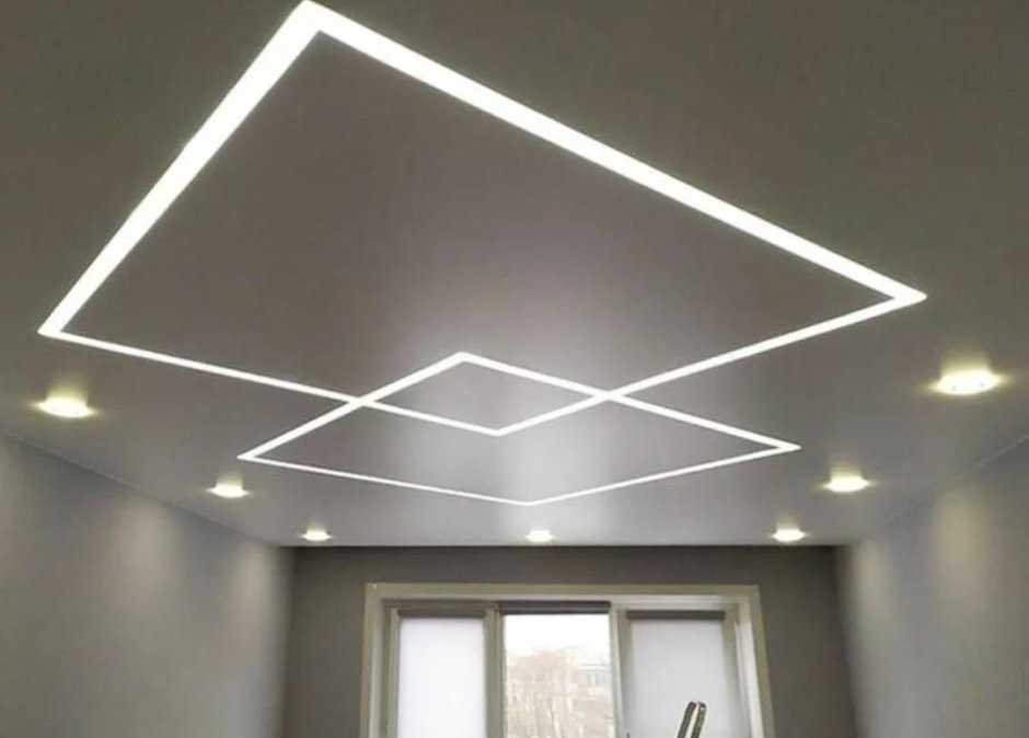 Световые линии на натяжном потолк