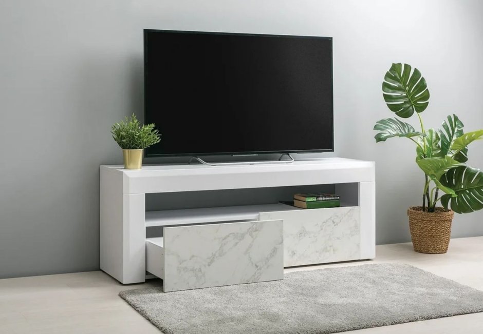 Тумбочка с выдвижными ящиками