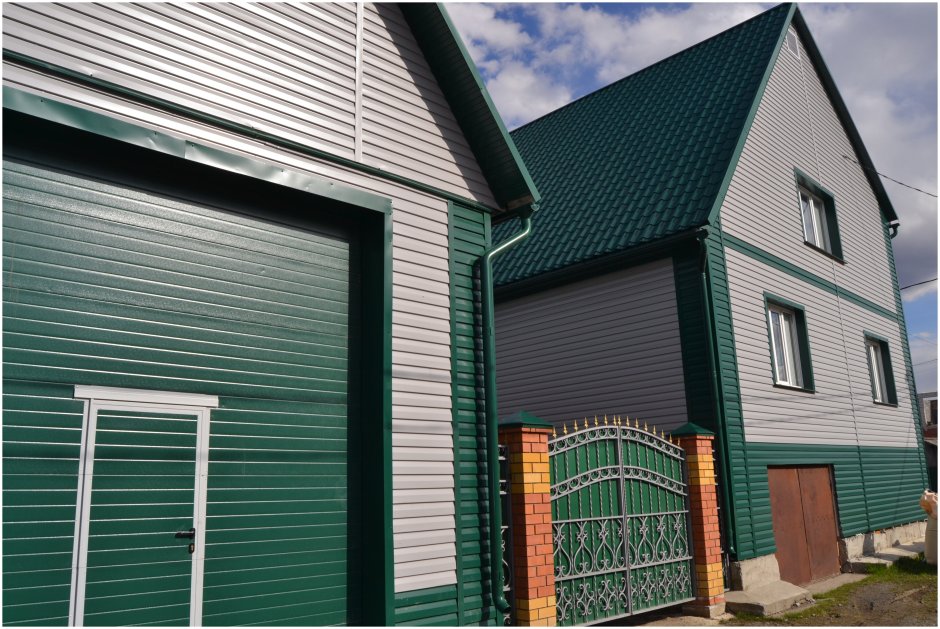 Сайдинг металлический Корабельная доска цвет зеленый мох (RAL 6005)