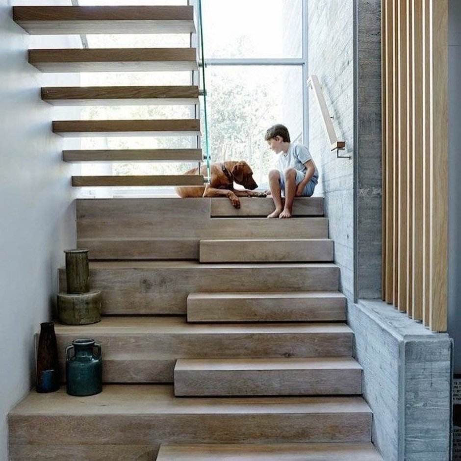 Монолитные лестницы в частном доме на 2 этаж