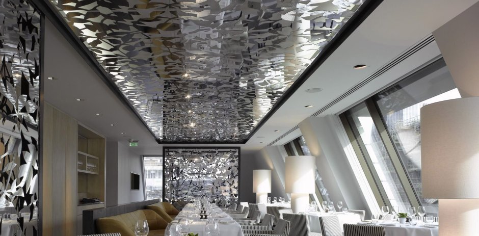 Зеркальный натяжной потолок