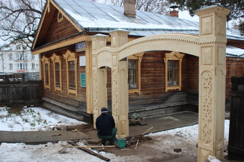 Пропильная домовая резьба