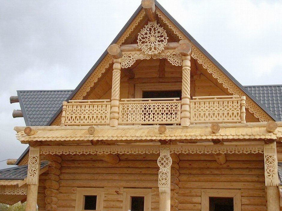 Окна деревянные со ставнями