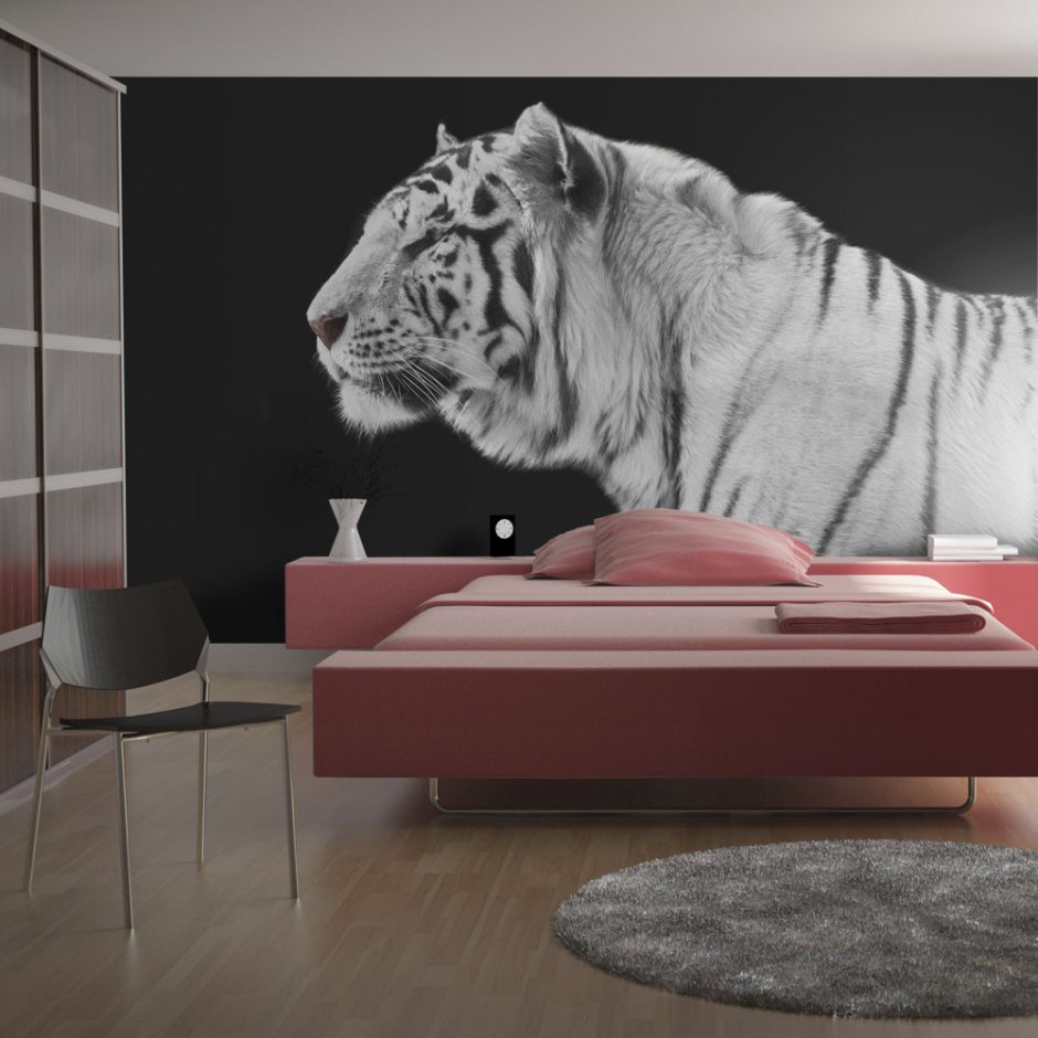Тигр подрал диван
