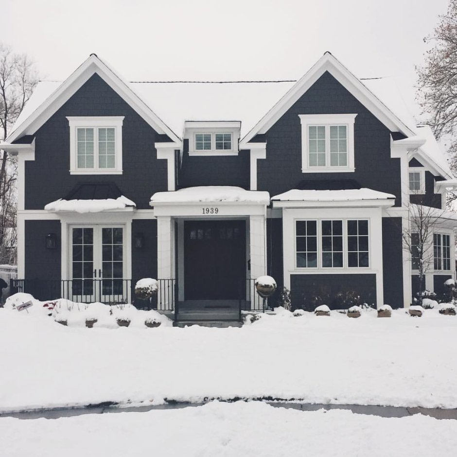 Серо голубой фасад дома