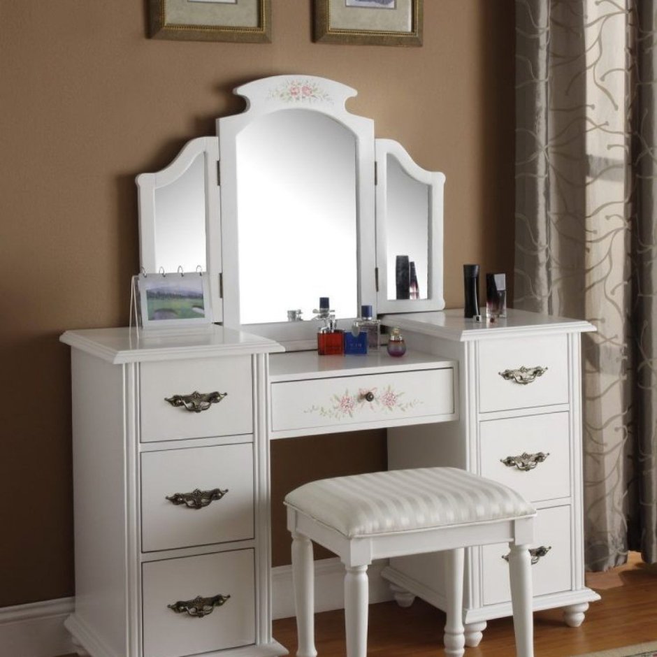 Dressing Table Room