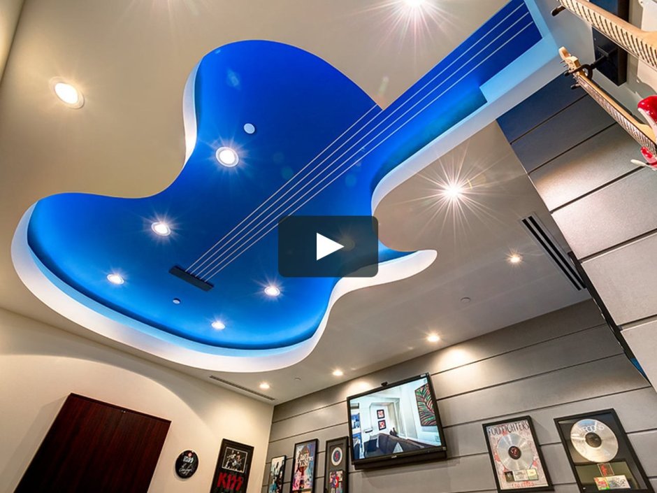 Фигурный потолок квадратный