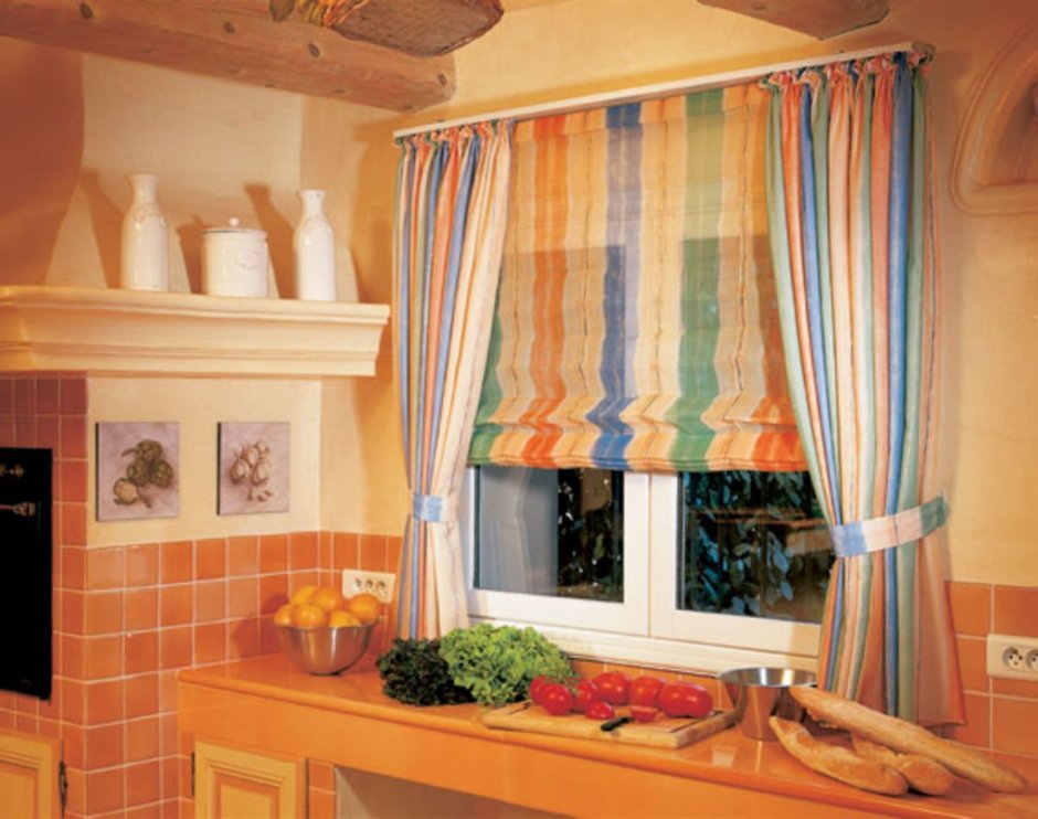 Греческие шторы на кухню