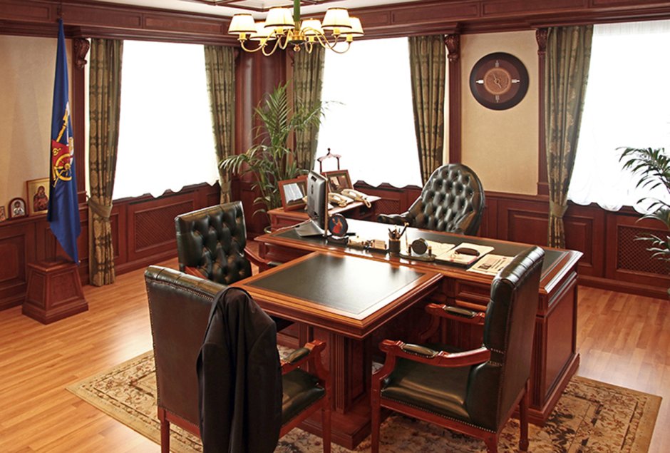 Интерьер кабинета Рэма Вяхирева