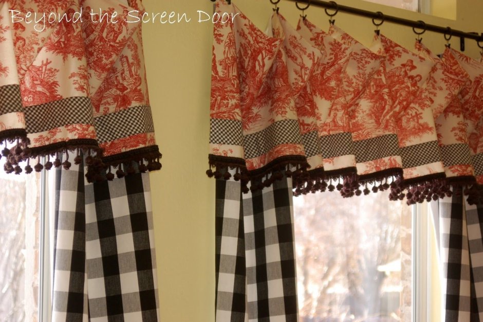 Пошив штор для дачи для маленьких окон из лоскутков ткани