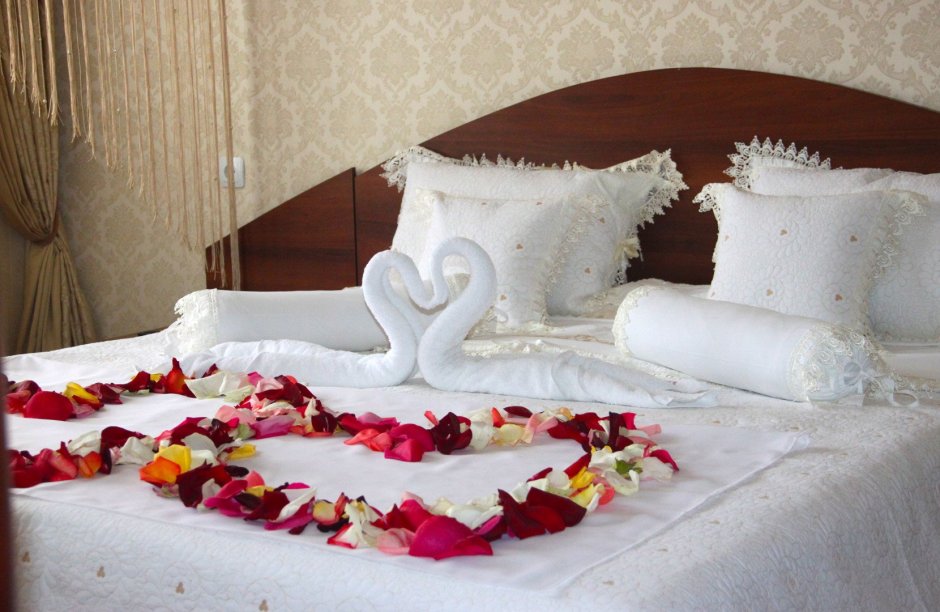 Кровать для новобрачных