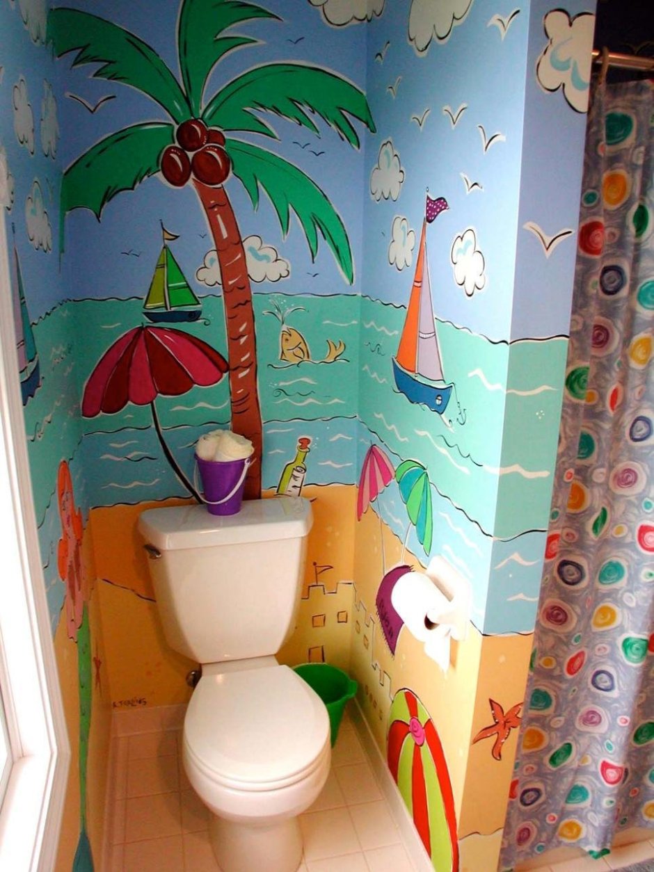 Разрисованные стены в ванной комнате