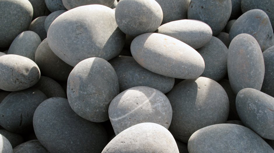 Круглый плоский камень