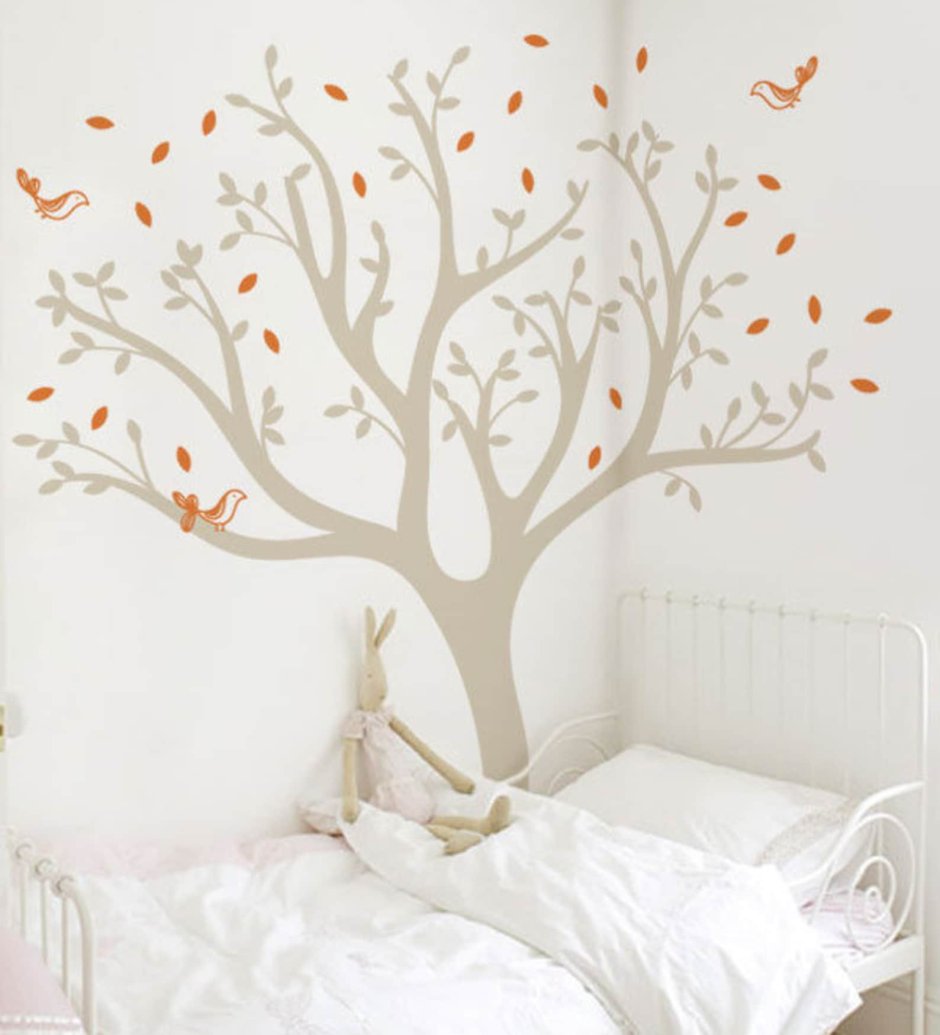 Роспись на стене в детскую дерево девочке