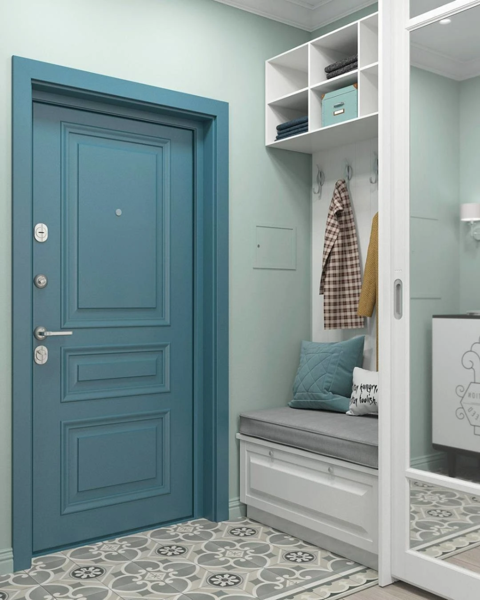 Серо голубая прихожая