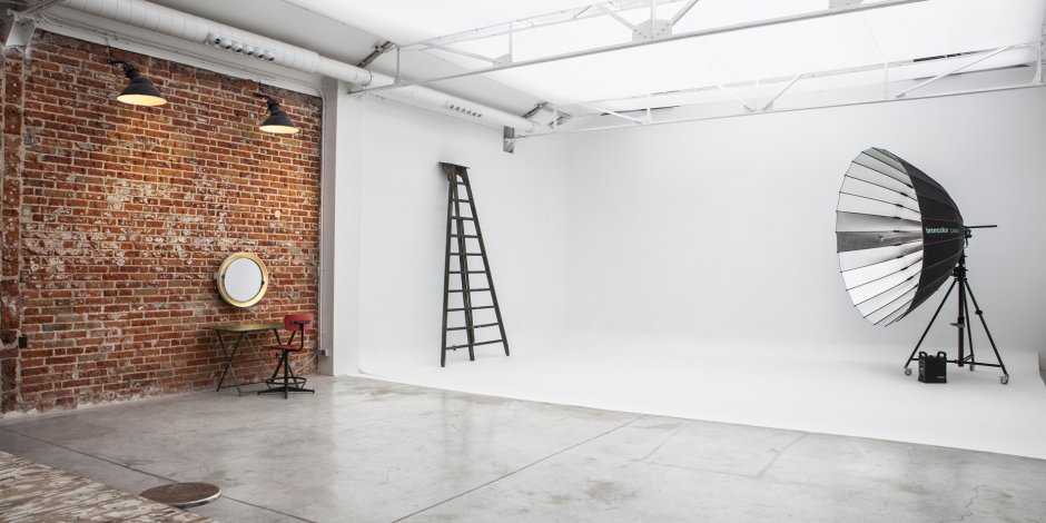 Фотостудия с низким потолком