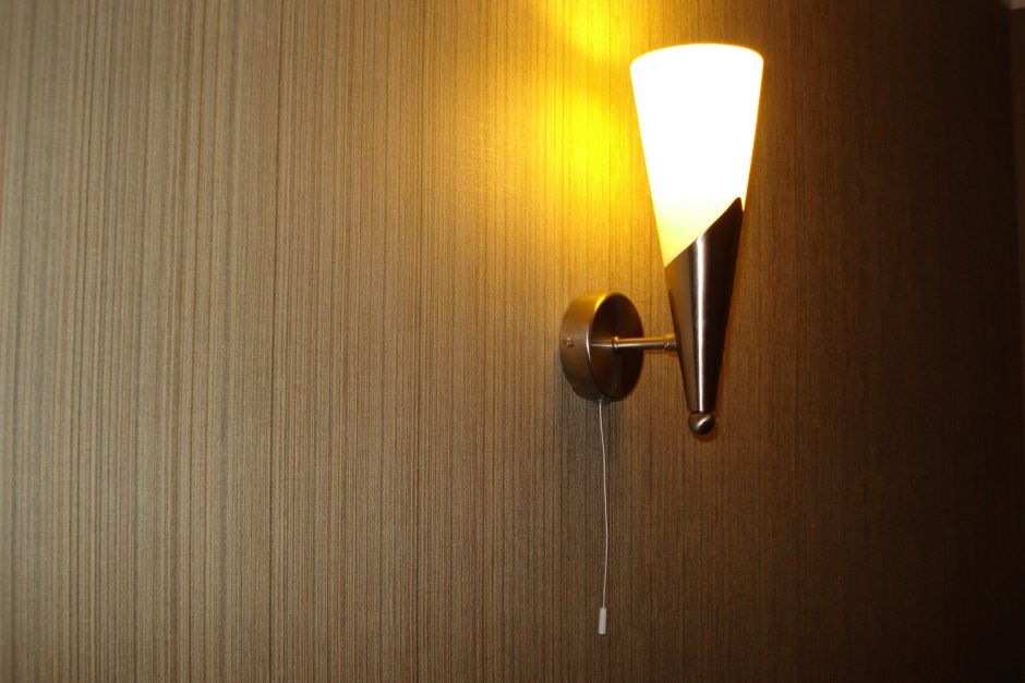 Схема подключения бра с выключателем-шнурком с двумя лампами
