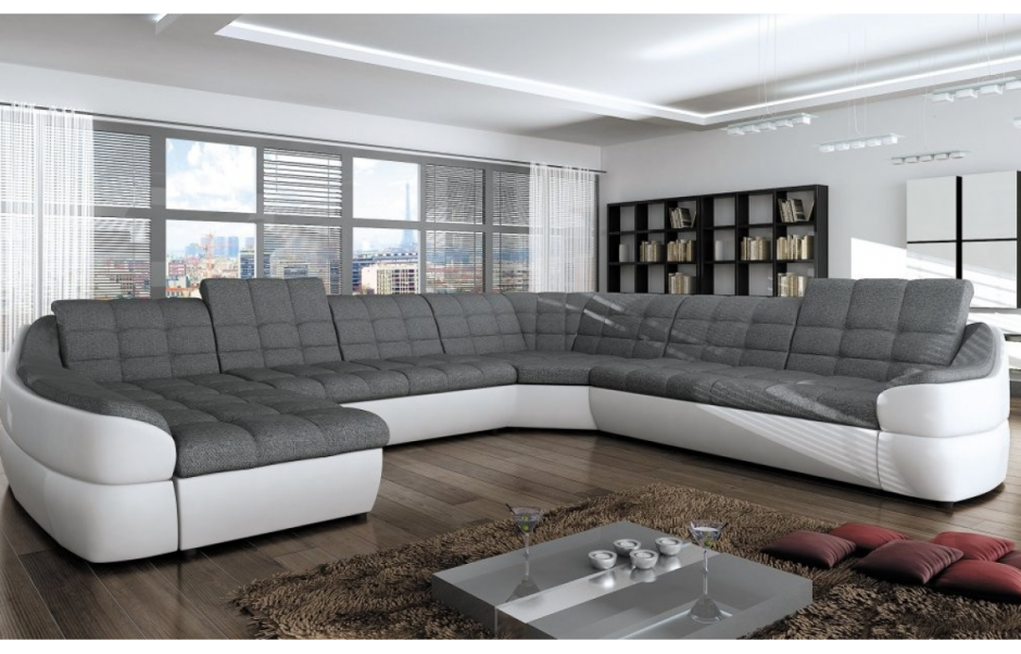 Красивый диван в интерьере