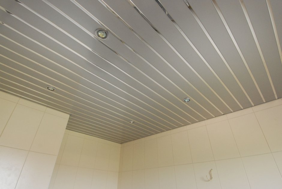 Алюминиевый потолок в баню