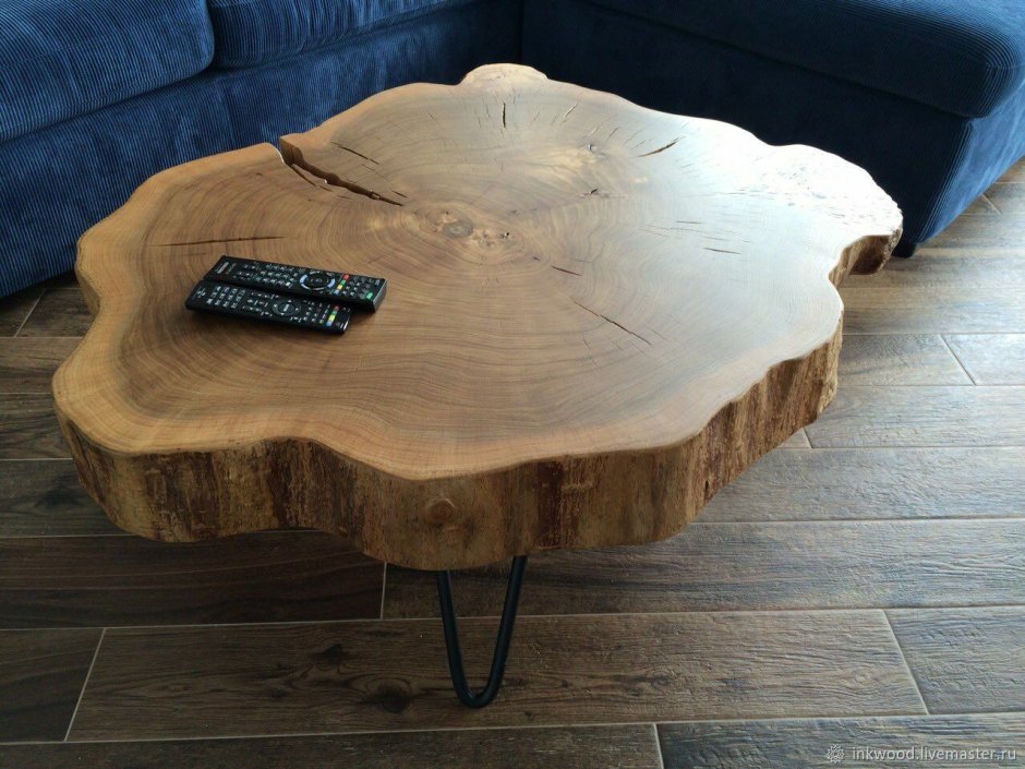 Журнальный стол из сруба дерева