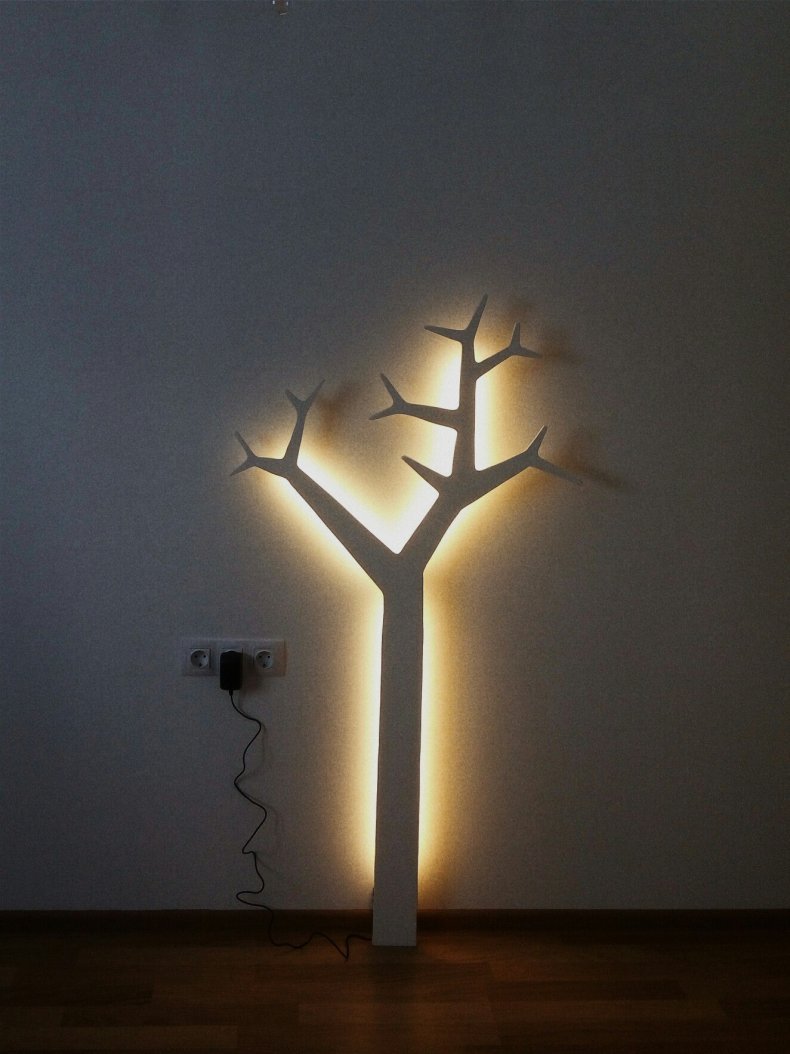 Светильник в виде дерева
