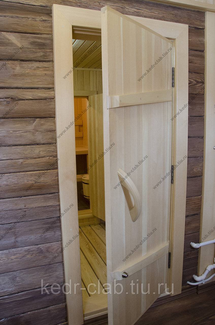 Дверь банная входная