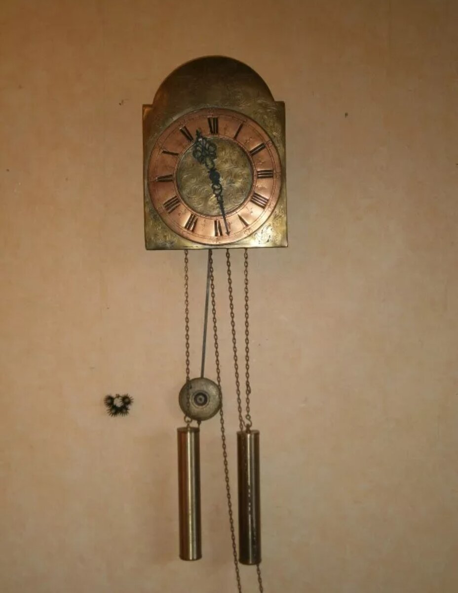Настенные механические часы маяк с гирями