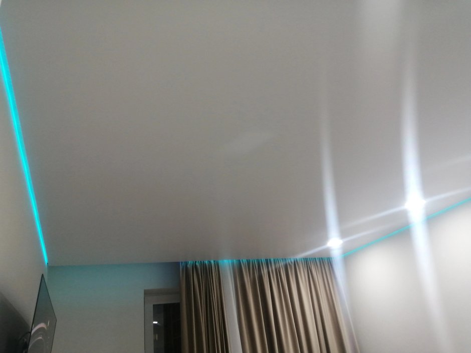 Эффект молнии на потолке