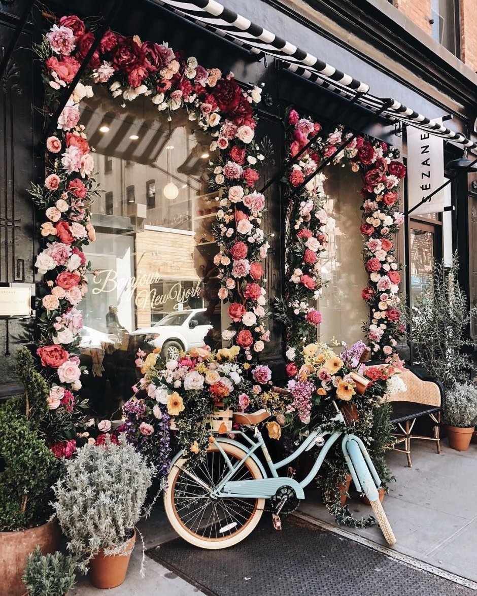 Витрина магазина цветов