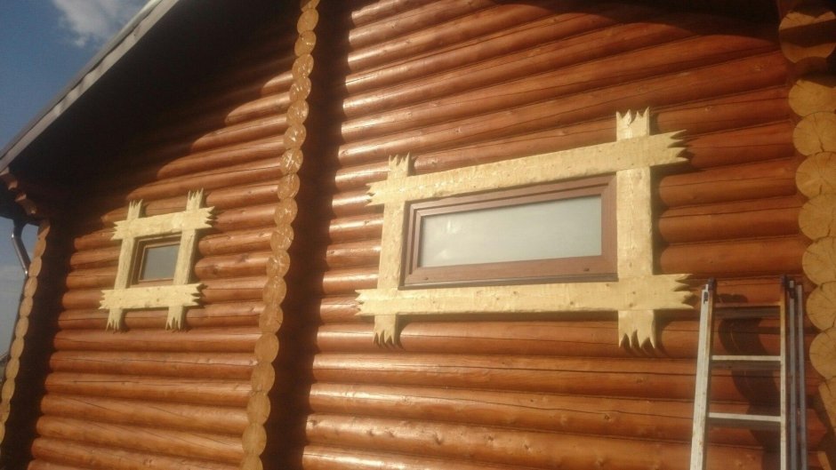 Обналичка из необрезной доски на окна в деревянном доме