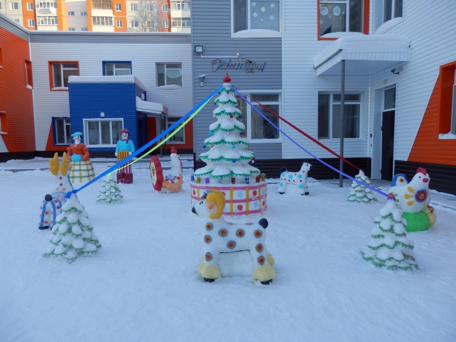 Украшение участка в детском саду зимой