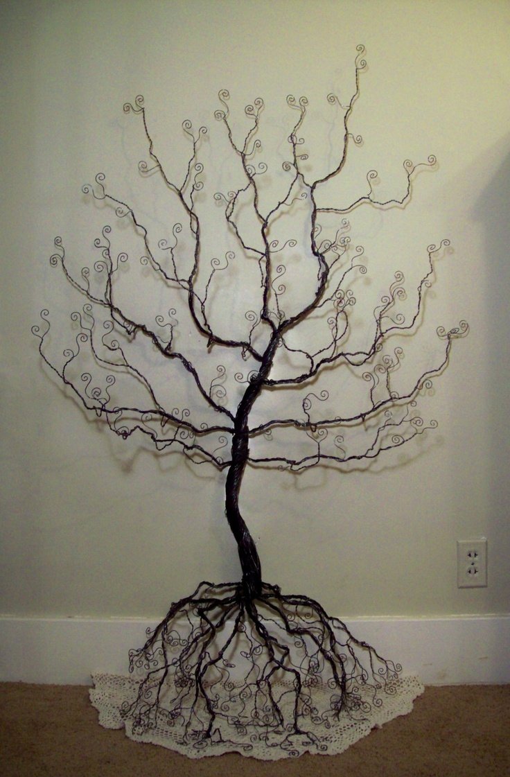 Декоративное дерево из проволоки