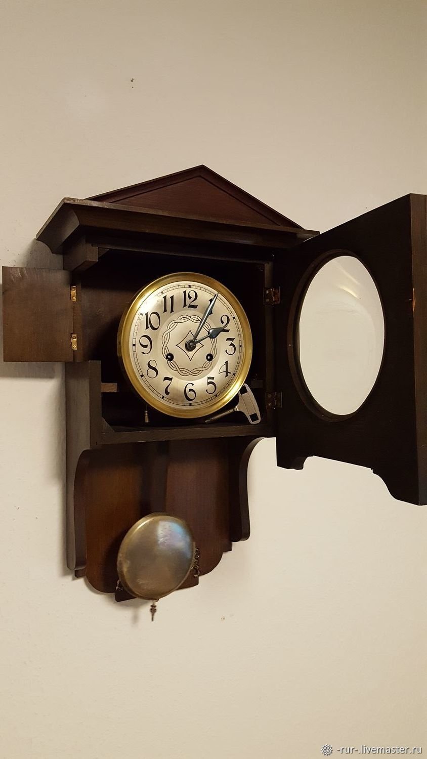 Старинные настенные часы