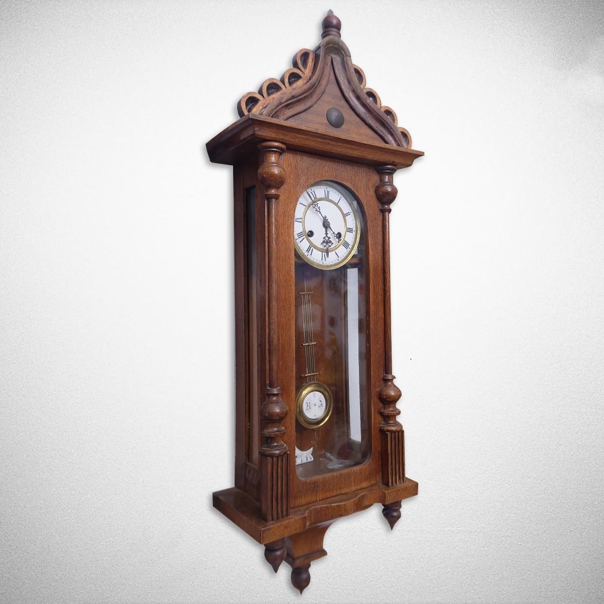 Старые русские часы. Часы братьев Четуновых 19 век с боем. Старинные настенные часы. Антикварные часы настенные. Часы настенные с боем.