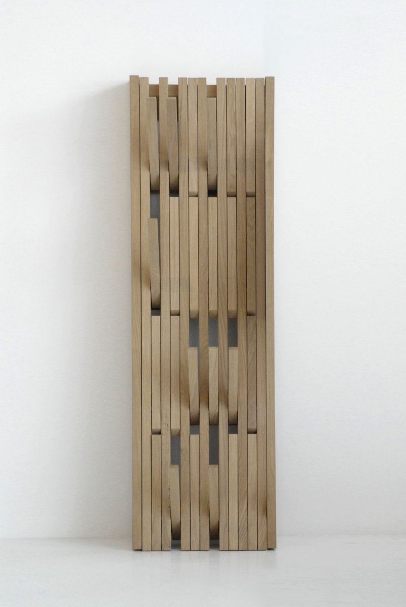 Вешалка из деревянных реек