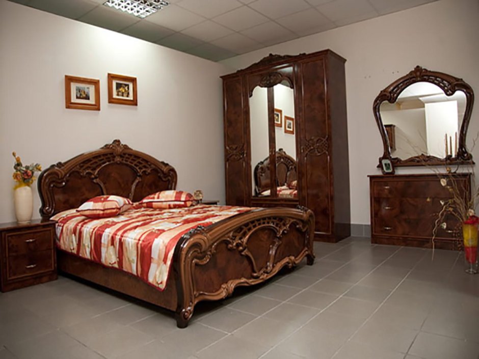 Румынская спальная мебель Карина